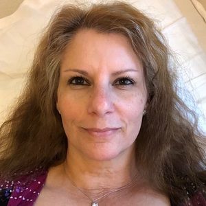 Meet your Posher, Deborah